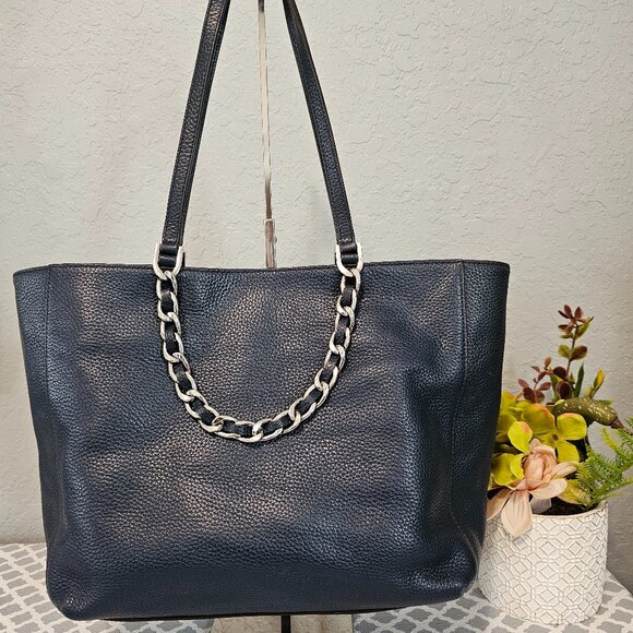 Michael Kors Harper Large Tote – Navy Pebbled Leather | EUC - Picture 3 of 16